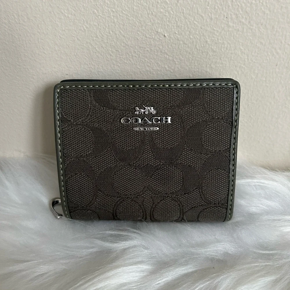 Coach Snap Wallet Olive‎ Green Signature Canvas C3321 Excellent